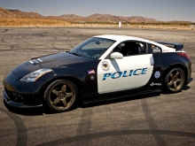 Полицейский Nissan 350Z на страже порядка!